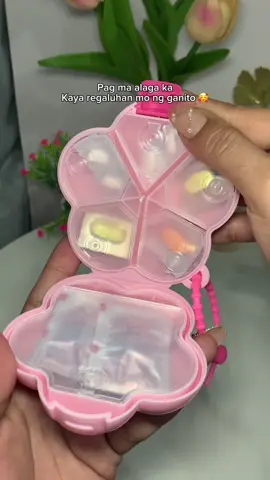 Pag ma alaga ka regaluhan mo ng ganitong cute na keychain este medicine kit 🥰 #medicinekit #medicineorganizer #giftideas #medicine 
