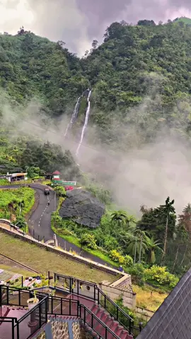 Ngopi with view sikarim☕️#curugsikarim #dieng #foryoupage 