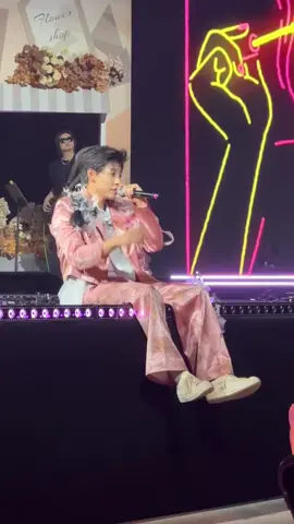 pengen banget ikut pegang tangan nya 😍🥰🥰🥰#maxiaoyu #maxiaoyu马小宇 #douyin #fanmeeting 