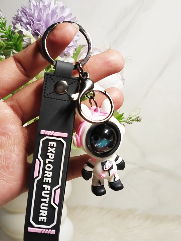Ganda nito lagayan ng susi  itong keychain na ito... astronaut keychain.. #astronautkeychain #starrysky #keychain #keyring