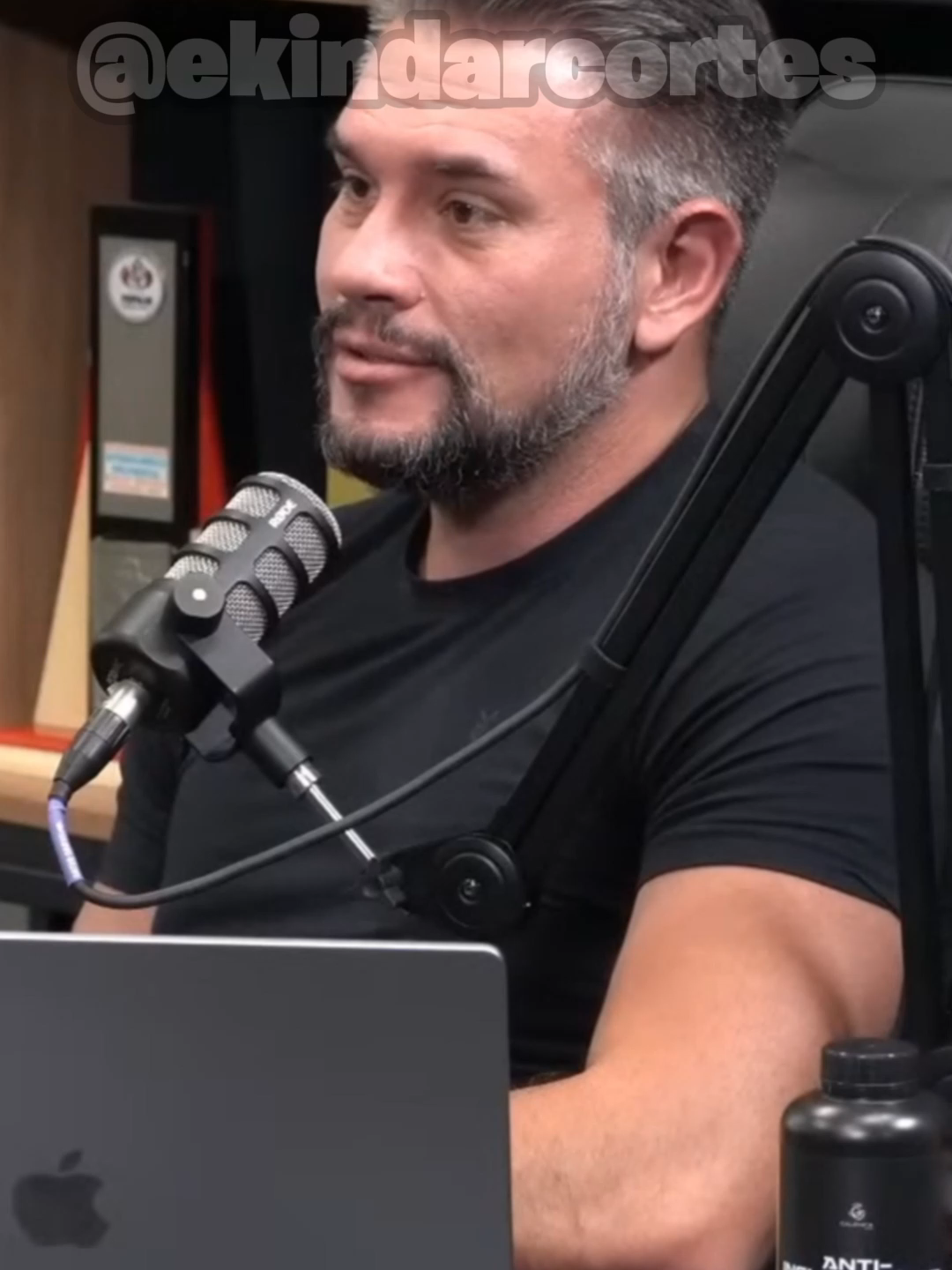 RICHARD CONTA A HISTORIA DE COMO FOI CONHECER UMA TRIBO CANIBAL! #richardrasmussem #juliobalestrin #canibal