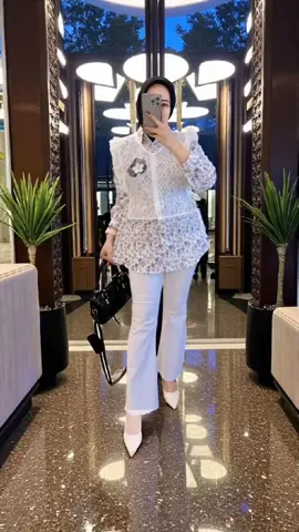 EXTU HERITAGE - Claudia Blouse Motif Wanita Kombinasi Brukat | Blouse Elegan Busui Friendly  #blouse #blousewanita #bajublouse #blousemotif #blousecantik 