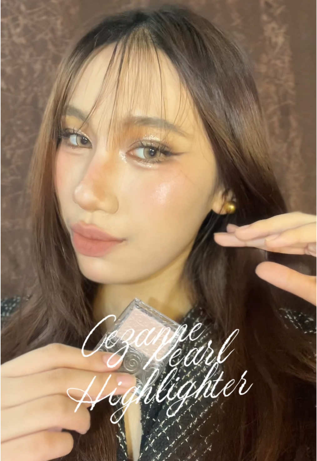 I just love highlighters that gives you glass skin 🤭💕 #makeup #beautyph #highlighters #jbeauty 