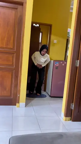 Karena sering nahan pipis dn duduk terlalu lama jadi pipis trasa sakit untung aja aku pake @Tugingo.id @Hollis Media Store obat herbal yang alami yng buat cepet sembuh isk