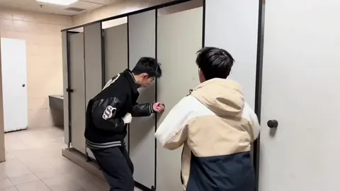 Vội vàng đi wc Làm gì #vothuat #kungfu #xuhuong #huywhusu #2025 