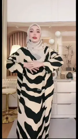 Cantik + kain lembut flowy tak panas selesa pakai harian kerja jalan travel ootd & pelbagai majlis💜🌷✨ #kaftanviral #kaftanmurah #kaftancantik #kaftanwanita #kaftanironless 