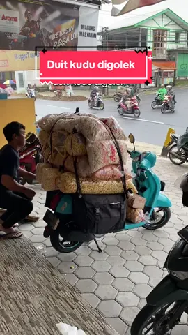 Sopo ya sek ngide duit kudu digolek🗿 jajal nek nana sek ngide, mesti duit teka dewek #dhsnack #dhsnackwonosobo #wonosobo #grosirsnack 