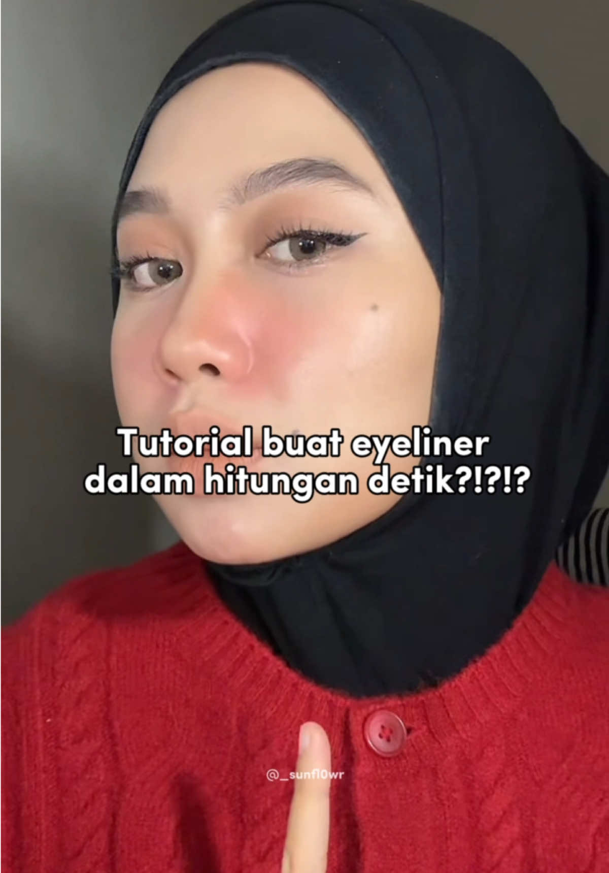 Definisi mempermudah hidup🫰🏻  #Eyeliner #eyelinertutorial #stampeyeliner #pinkflash  