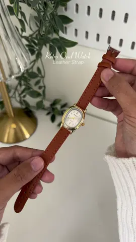 Elegant, clean girl, retro vibes, classy! ✨ Get yours now! ❤️ #watchforwomen #affordablewatch #leatherwatch #fyp #classicwatch 