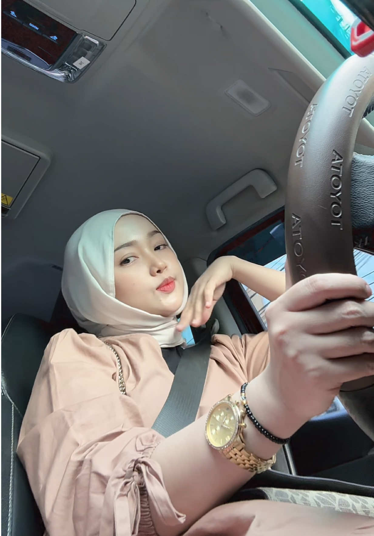 beautiful driving 🚗👸🏻 #fyp2025 #alamak #rizkyfebian 