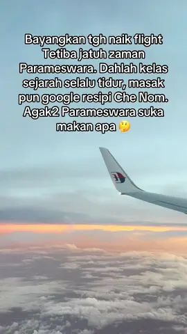 Hehehe…takleh move on dengan Bon Appetite Your Majesty. Kita kat Malaysia ni kalau time travel kena jumpa Parameswara lah kan, tengah tidur bawah pokok kat Melaka 😅. #kdrama 