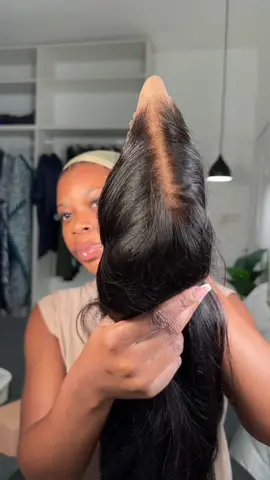 C’est le week-end je me prépare avec @nadula hair pour aller au boulot . @nadulahairwig merci pour cette magnifique perruque Nadula7*5 No Slip Wig Yaki Straight with elastic drawstring 24 inch | Extra 15% Off Code: TK15 #wiginstall #nadulahair #gluelesswig #gluelesswigtutorial #hairtutorials 