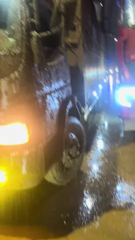 Với thiên tai con người thật nhỏ bé