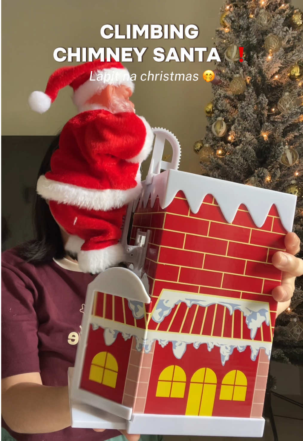 Natuwa ang bata 😂 | christmas decor | climbing santa claus #climbingsantaclaus #santaclaus #christmasdecor 