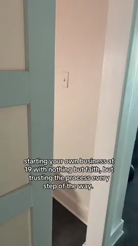 this is your sign to take that step🩷  #okclashes #oklahomalashartist #afforablelashtech #bookwithme #lashartist 