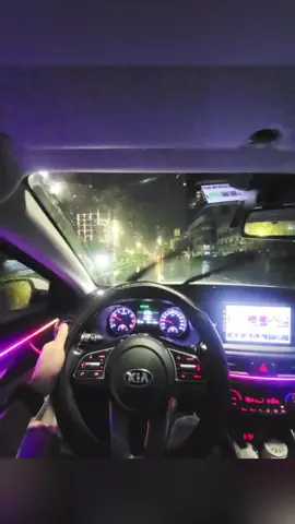 - Ngày xưa Lúc nghèo hèn đéo cho bố mày vay tiền....