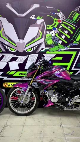 @mpuk Jeru Costum striping transparan cb150r  . . . ALAMAT : Jln. hangtuah. di samping CFC duri.. DURI - RIAU.. . . . . . #fyp #foryou #cb150r #cbr150r #cbr150rmodifikasi                     