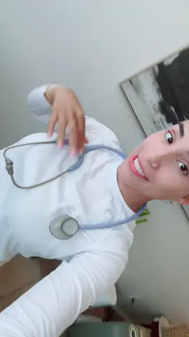 Awh I’m having a moment ❤️enjoy my double chin 