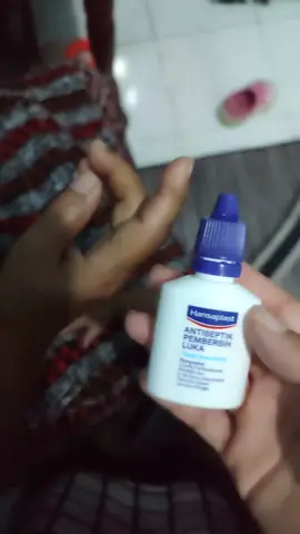 perlindungan pertama pakek hansaplast 🥰#handsaplast #antiseptic 