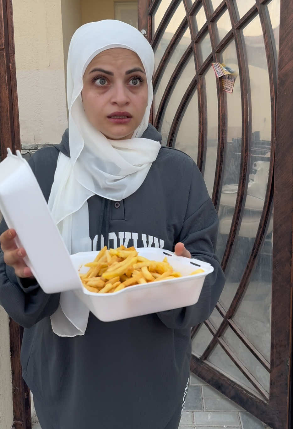 اجت الشاورما😂😂 اخ قلبي#ام_سيف #جيفارا_العلي #نانو 