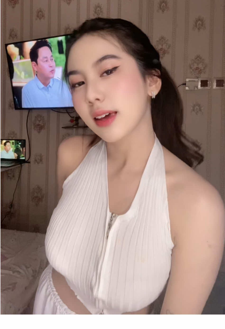 baju aku di keranjang kuneeeng