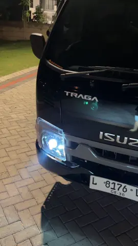 “39 KM” Baru keluar dari dealer, owner Traga ini ga tanggung - tanggung langsung upgrade biled biar makin kece dan makin terang 🔥 Insideout Product: ⚡️ Aozoom Ember ⚡️ Blackhousing ⚡️ Bantu Pasang Klakson ⚡️ Bantu Pasang Central Lock Build Ur Dream Car✨ #kuroraijin #kuroraijinautolighting #kuroraijinnotjustbright #aozoom #vinyx          