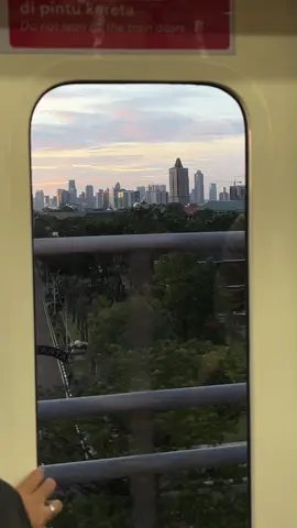 pada akhirnya, semua yg datang dan pergi sudah memiliki peran & porsinya masing-masing—ini perihal waktu untuk berhenti denial🙂‍↔️🫠