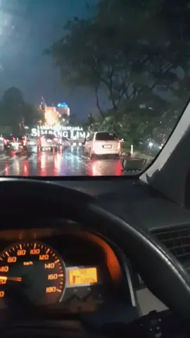 Semarang ninggal opo wo?#nyetirmobil #trendingvideo #mentahan #semaranghits #semarangstory 