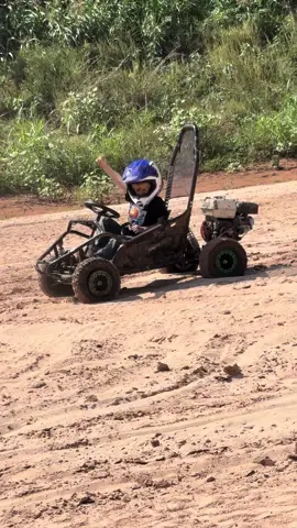 Crazy mom life Sunday funday….. 
