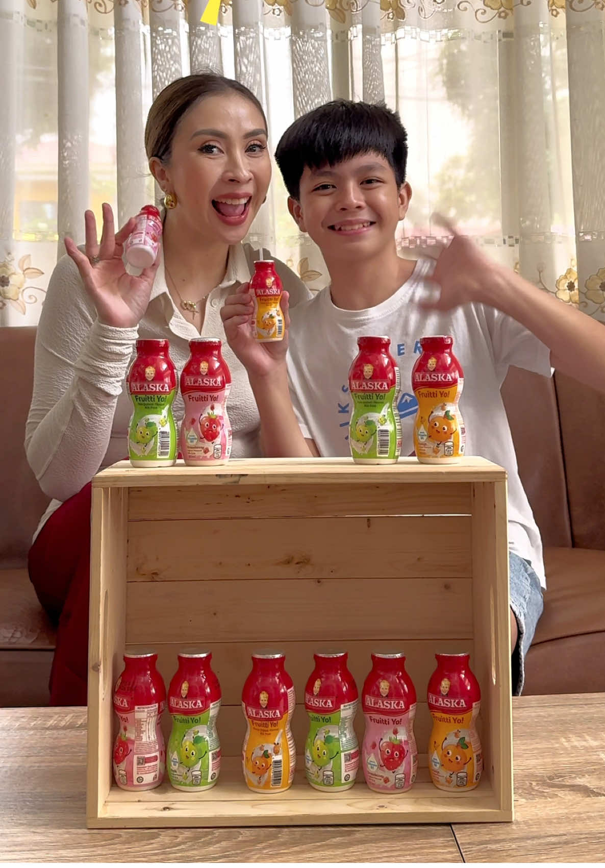 Zam and I had sooo much fun doing this Breakciting challenge!  Can you match the Fruitti Yo flavors as fast as you can... nang hindi tumitingin? The guessing and reveal part was the best! Try it with your kid and see who's faster!