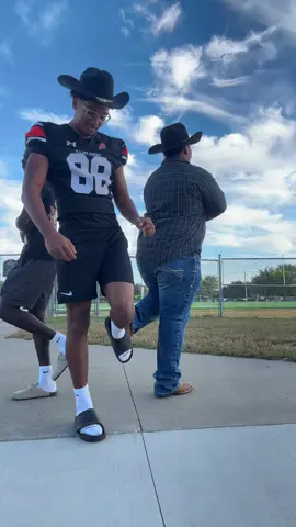 Trio? @ericmanuel5.3 @yosef #diversity #dance #fypシ #trending 