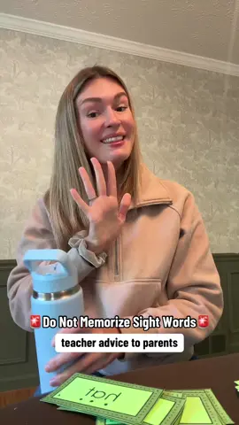 Teacher advice to parents! 🚨 do not memorize the words your students are bringing home! If they are decodable, break them into sounds. If they have tricky parts, be sure you are identifying those parts of a word! This is what I do as a parent for my kindergartener! #sightwords #teacheradvice #kindergarten #flashcards #teacher 