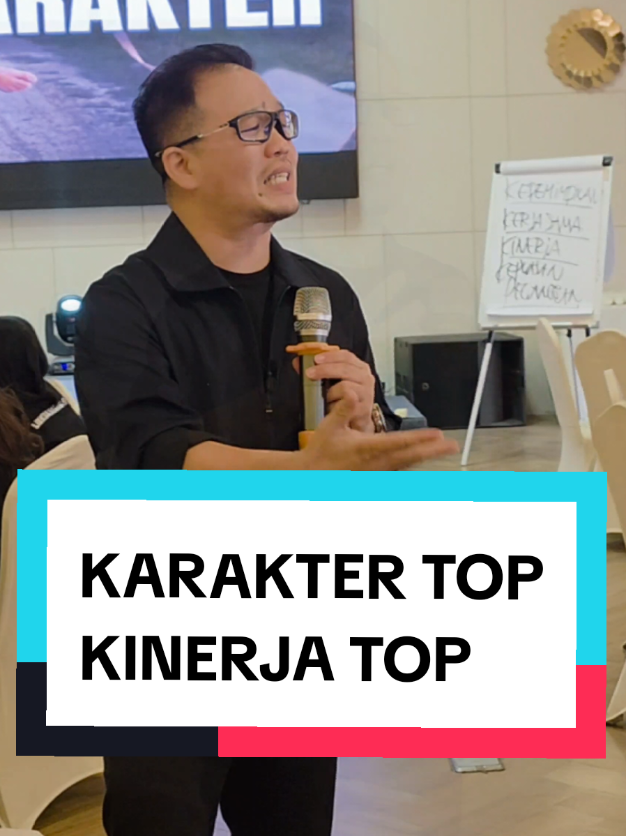 Teruslah Semangat dan Konsisten membangun  Karakter yang Excellent. People notice Excellency, karena kebanyakan orang Karakternya biasa2 aja. So Pelihara dan jadikan Budaya, Karakter seperti: Disiplin, Insiatif, Integritas, Mandiri, Totalitas, dsb Karakter yang Excellent adalah salah satu Fondasi Penting untuk menciptakan Kinerja yang TOP. . Kinerja yang TOP akan menghadirkan Kepuasan Pelanggan yang Tinggi. Kepuasan yang Tinggi akan merajut sebuah Kepercayaan yang kuat dengan Customer. #serviceexcellence #mindset #characterbuilding #leadership #attitude 