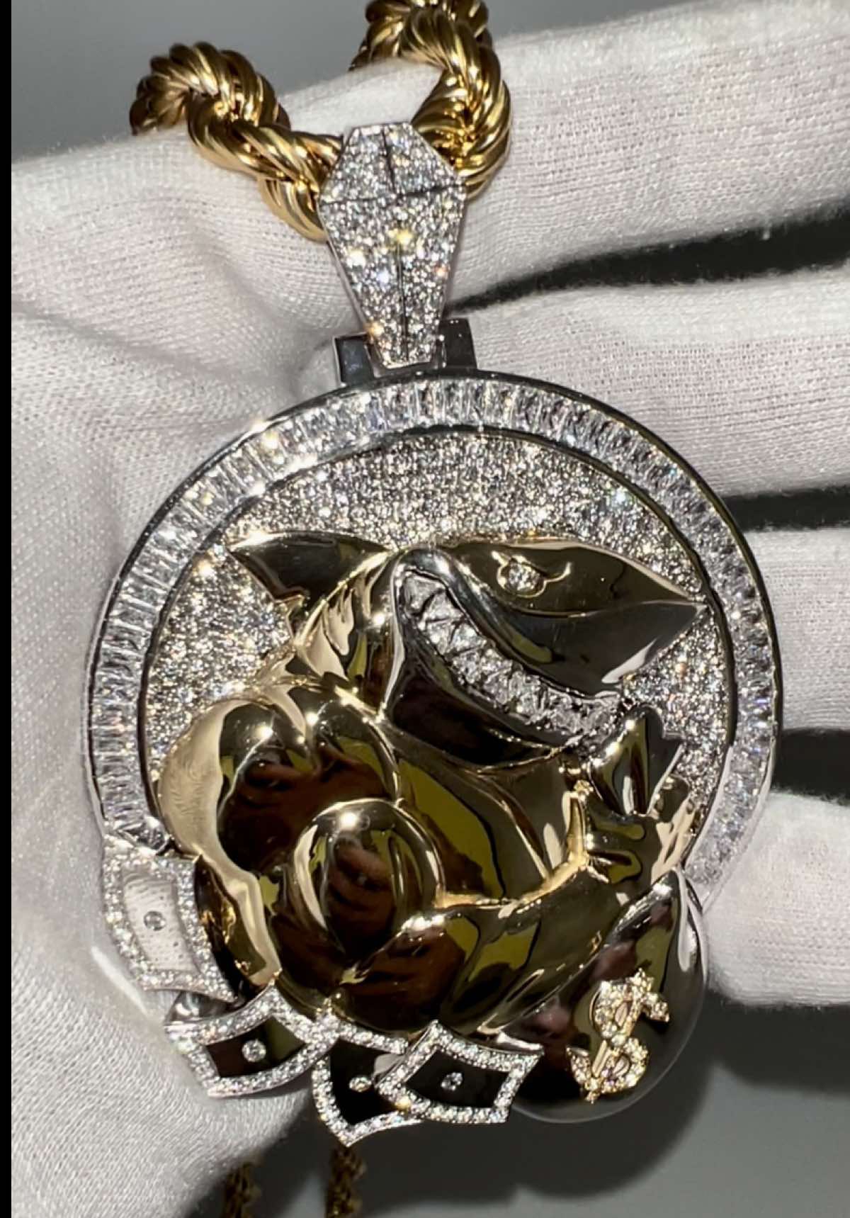 Pendente in oro 18 kt giallo e bianco piu diamanti 💎 #cesanajewels #diamond #gold 