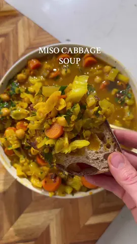 Miso cabbage soup 🥣  Full recipe is on www.avocadoskillet.com and linked in my bio 😊 Btw I used kettle and fire broth for this recipe and code avocadoskillet gets you 20% off!#easyhealthyrecipe #soupseason #souptok @Kettle & Fire Shop 