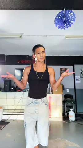 I’ll let your body decide #chrissenpai #dancechallenge #dancetrend #kehlani 