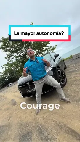 Explorando el Voyah Courage: Un Vehículo Eléctrico con Autonomía Récord Hablamos sobre el impresionante Voyah Cora, un vehículo eléctrico con una batería de 109 kWh que ofrece una autonomía de hasta 901 km en el ciclo CLTC, 819 km en WLTP y 720 km en EPA. Cuenta con una arquitectura de 800 V en carburo de silicio, lo que permite una carga rápida de hasta 200 kW, del 20% al 80% en solo 19 minutos. Esta tecnología ya se ha visto en teléfonos como Honor y OnePlus, y ahora la estamos viendo en este vehículo. #VoyahCora #BateriaDeAlta Capacidad #AutonomíaExtendida #CargaRápida #TecnologíaDeVanguardia