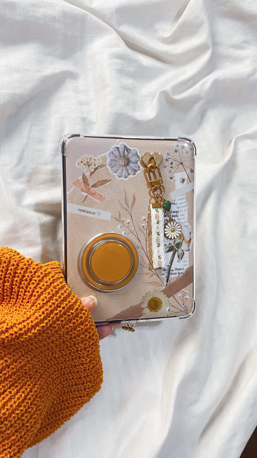 decorando meu kindle colorsoft 🌼✨  #kindlecolorido #kindlecolorsoft #kindle personalizando kindle colorsoft Kindle colorido #kindledecorating