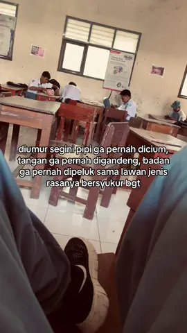 apalagi di jaman skrg yg namanya pacaran ga hs itu kaya ga wajar