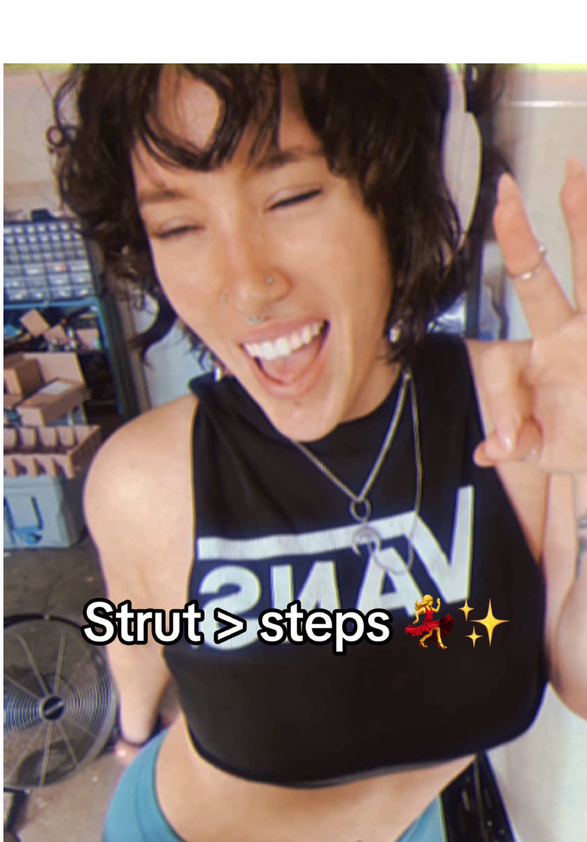 The 80s vibes in Vie are immaculate ✨😫