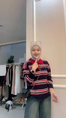 Blouse rajutnya cakeep bgtt yaa❣️ #blouserajut #bytantisa #OOTD #ootdhijab #outfitideas 