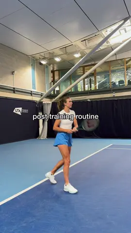 Pssst Katie Boulter’s trick to cool off post training session is to drink filtered water pass it on 😉 #tennis #tennisuk #katieboulter #drinkwater #filteredwater 
