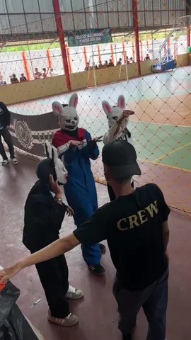 ett maskot pea #maskot #ultrasfutsal #pea #dubbing 