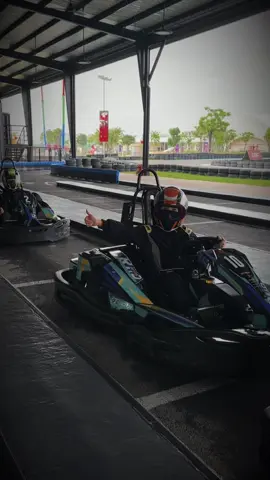 #CapCut “ đường tình em thua - đường đua thì em chấp 🥹 “ #đuaxe #quận2 