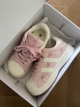 Hello Kitty sneakers #hellokitty #sanrio #sneakers #shoes 