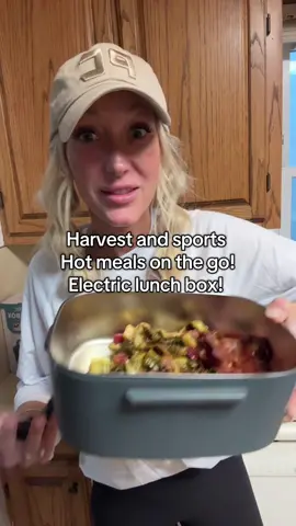 Busy moms, wife’s and farmers! This thing is a life saver! Hot healthy food! #electriclunchbox #farmerswife #lunchbox #mealsonthego #harvest 