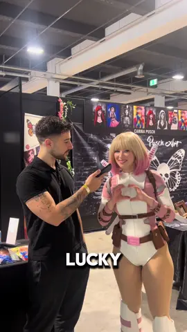 Can you guess the characters they are cosplaying in the comments?🔥 #cosplay #zurichpopcon #fyp #viral #anime (with @enjinight @E_KATN )