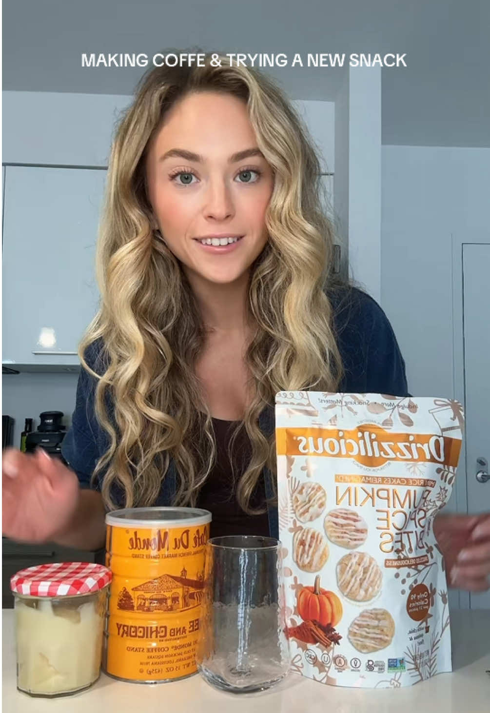 Trying the new pumpkin drizzilicous and making my fav coffee #eatwithme #icedcoffeerecipe #icedcoffeeathome #coffeeathome 