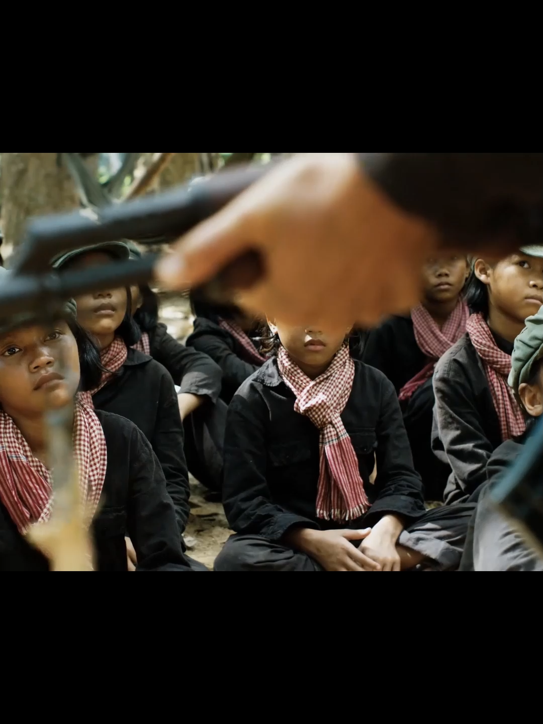 เขมรแดงฝึกเด็กกำพร้า ให้เป็นนักรบเพื่อสู้กับเวียดนาม3 #เขมรแดง  #กัมพูชา  #เด็กกำพร้า #เด็ก  ชื่อหนังFirst They Killed My Father (2017)