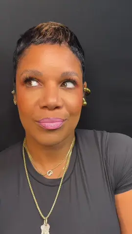 #lipsticklovers @maccosmetics  Lipglass air non sticky gloss in Snobbish @diorbeauty  Lip maximizer in Pure Copper @maybelline  Lifter gloss in Amber  @ys|beauty  Love shine plumping lip oil in Espresso Stardust onthebeat #keysrebelle #makeupartist #lovewhatyoudo